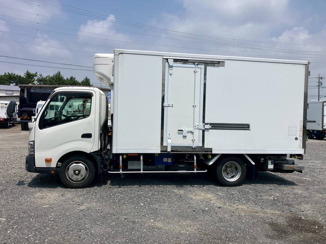 日野デュトロ冷凍車（冷蔵車）小型（2t・3t）[写真05]