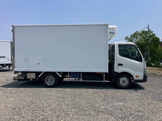日野デュトロ冷凍車（冷蔵車）小型（2t・3t）[写真07]