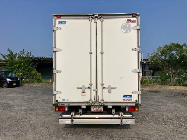 いすゞエルフアルミバン小型（2t・3t）[写真10]