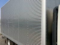 いすゞエルフアルミバン小型（2t・3t）[写真17]