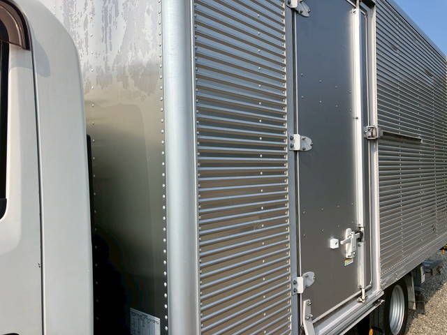 いすゞエルフアルミバン小型（2t・3t）[写真17]