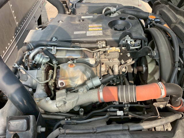 いすゞエルフアルミバン小型（2t・3t）[写真30]