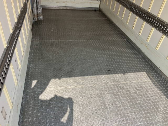 いすゞエルフ冷凍車（冷蔵車）小型（2t・3t）[写真15]