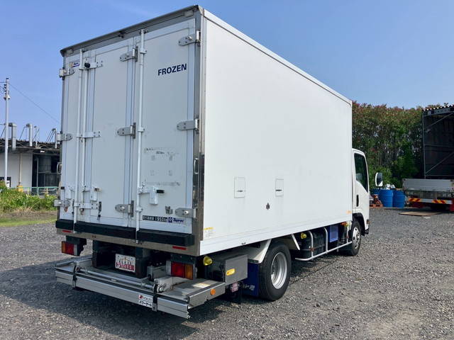 いすゞエルフ冷凍車（冷蔵車）小型（2t・3t）[写真02]