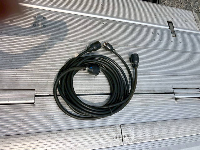 いすゞエルフ冷凍車（冷蔵車）小型（2t・3t）[写真24]