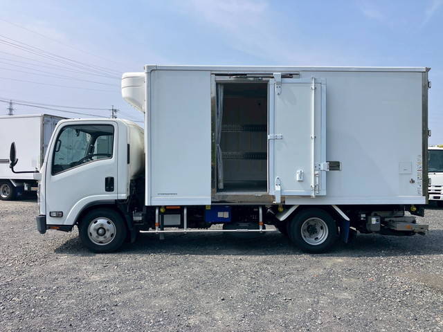 いすゞエルフ冷凍車（冷蔵車）小型（2t・3t）[写真06]