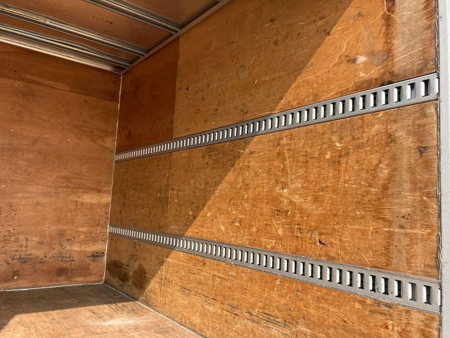 いすゞエルフアルミバン小型（2t・3t）[写真12]