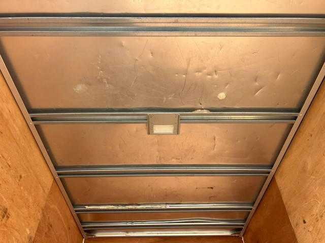 いすゞエルフアルミバン小型（2t・3t）[写真13]