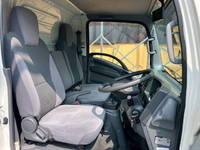 いすゞエルフアルミバン小型（2t・3t）[写真32]