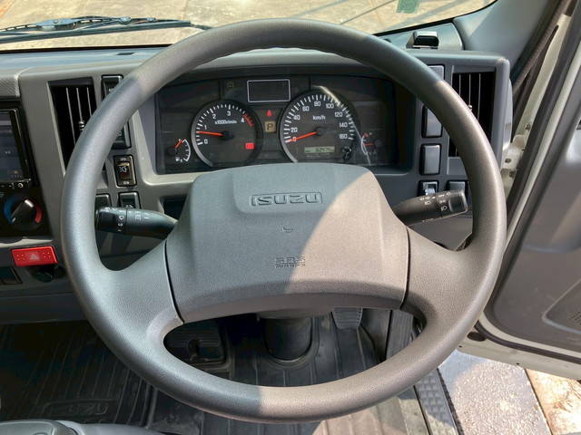 いすゞエルフアルミバン小型（2t・3t）[写真35]