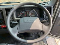 いすゞエルフアルミバン小型（2t・3t）[写真36]