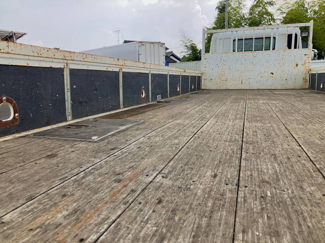 三菱ふそうキャンター平ボディ小型（2t・3t）[写真12]