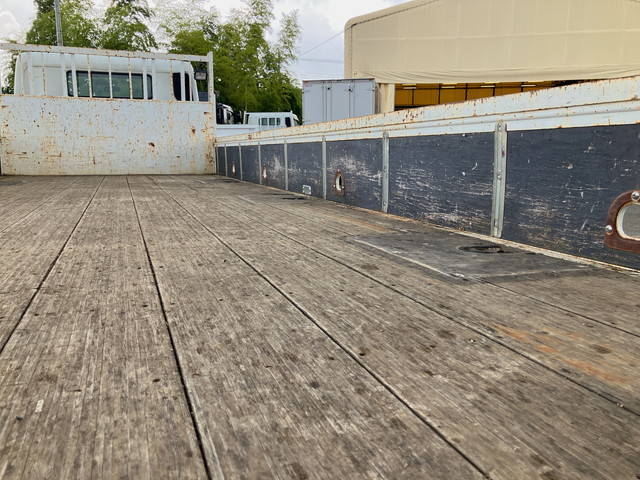 三菱ふそうキャンター平ボディ小型（2t・3t）[写真13]