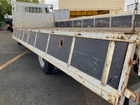 三菱ふそうキャンター平ボディ小型（2t・3t）[写真16]