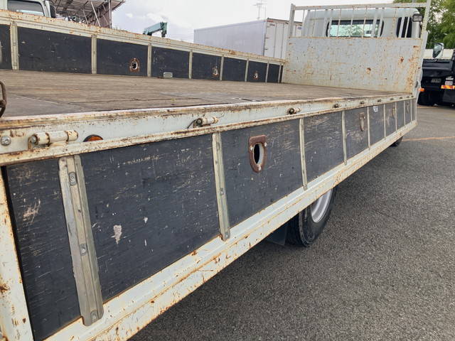 三菱ふそうキャンター平ボディ小型（2t・3t）[写真16]