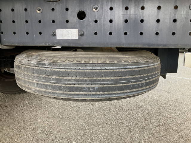 三菱ふそうキャンター平ボディ小型（2t・3t）[写真22]