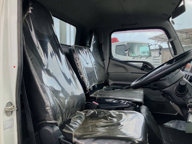 三菱ふそうキャンター平ボディ小型（2t・3t）[写真30]