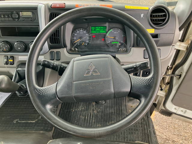 三菱ふそうキャンター平ボディ小型（2t・3t）[写真32]