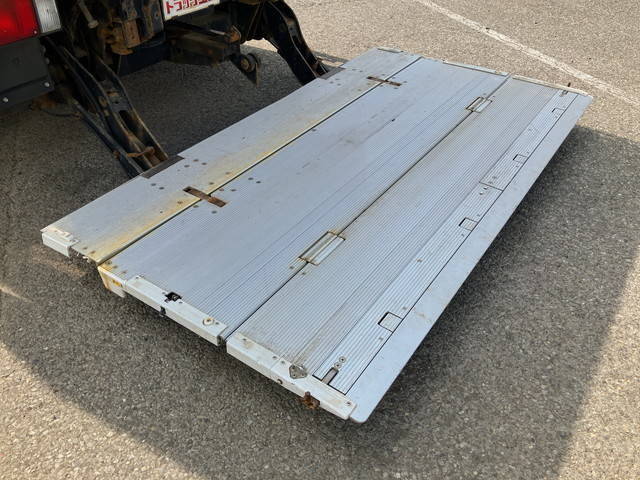 いすゞエルフアルミバン小型（2t・3t）[写真19]