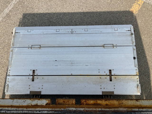 いすゞエルフアルミバン小型（2t・3t）[写真20]