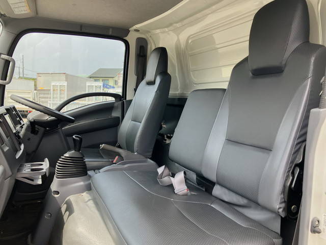 いすゞエルフアルミバン小型（2t・3t）[写真32]