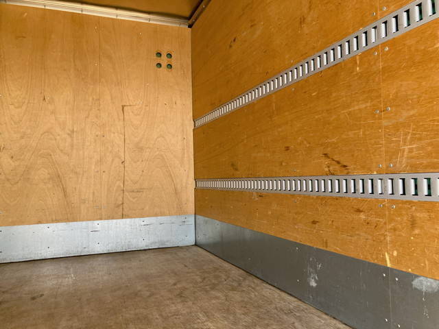 いすゞエルフアルミバン小型（2t・3t）[写真15]