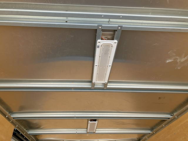 いすゞエルフアルミバン小型（2t・3t）[写真17]