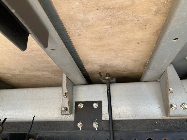 いすゞエルフアルミバン小型（2t・3t）[写真24]