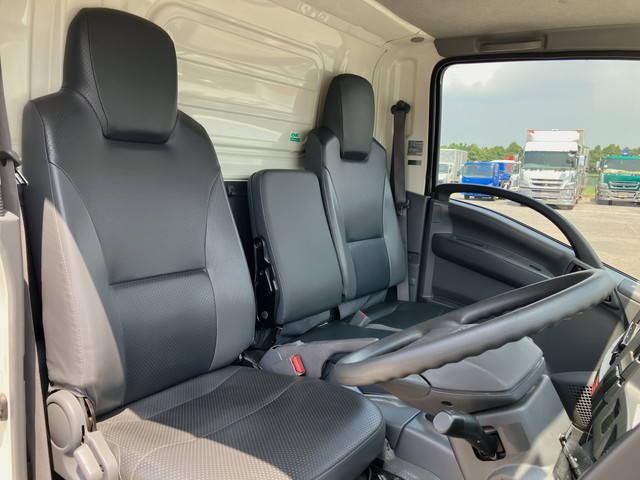 いすゞエルフアルミバン小型（2t・3t）[写真30]