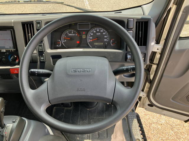 いすゞエルフアルミバン小型（2t・3t）[写真32]