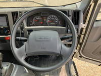 いすゞエルフアルミバン小型（2t・3t）[写真33]