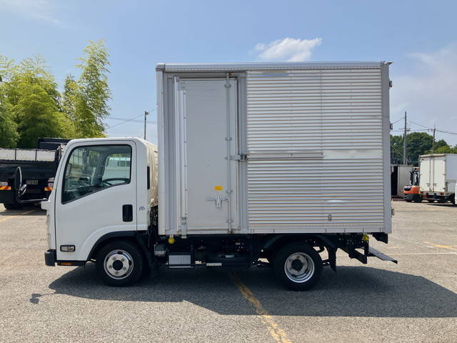 いすゞエルフアルミバン小型（2t・3t）[写真05]