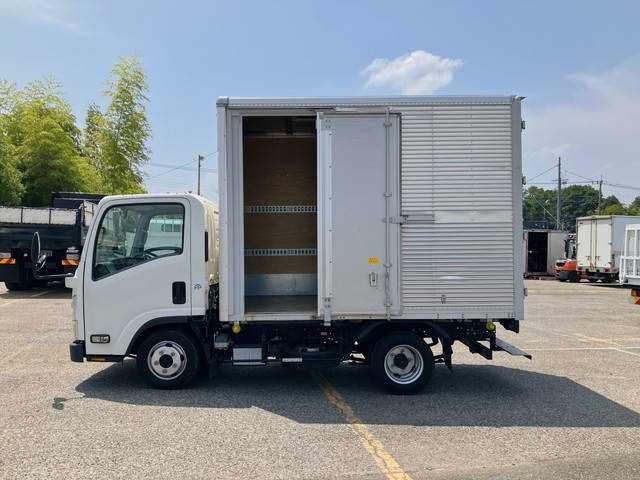 いすゞエルフアルミバン小型（2t・3t）[写真06]