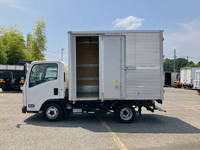 いすゞエルフアルミバン小型（2t・3t）[写真07]