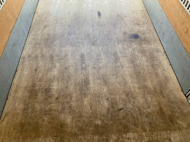 日野デュトロアルミバン小型（2t・3t）[写真16]