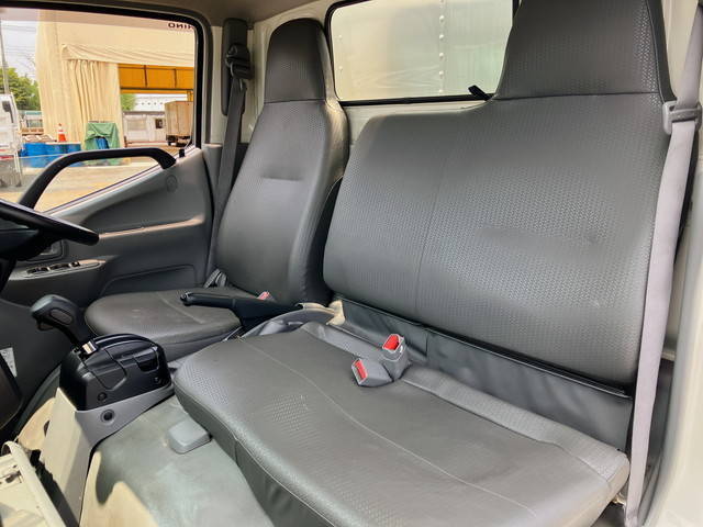 日野デュトロアルミバン小型（2t・3t）[写真32]