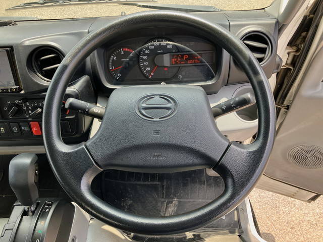 日野デュトロアルミバン小型（2t・3t）[写真33]