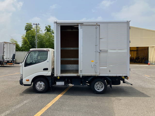 日野デュトロアルミバン小型（2t・3t）[写真06]