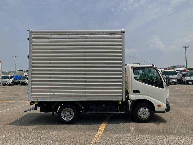 日野デュトロアルミバン小型（2t・3t）[写真07]