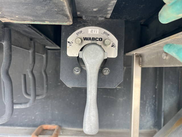 三菱ふそうスーパーグレートトレーラーヘッド（トラクターヘッド）大型（10t）[写真28]