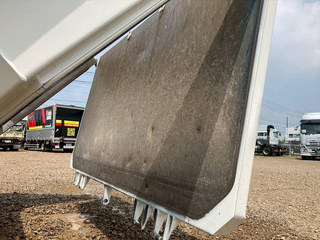 日野プロフィア深ダンプ（土砂禁ダンプ）大型（10t）[写真12]