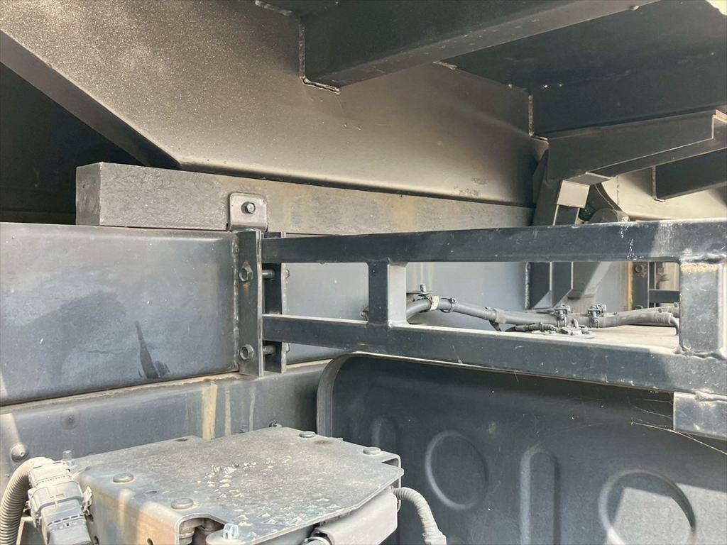 日野プロフィア深ダンプ（土砂禁ダンプ）大型（10t）[写真16]