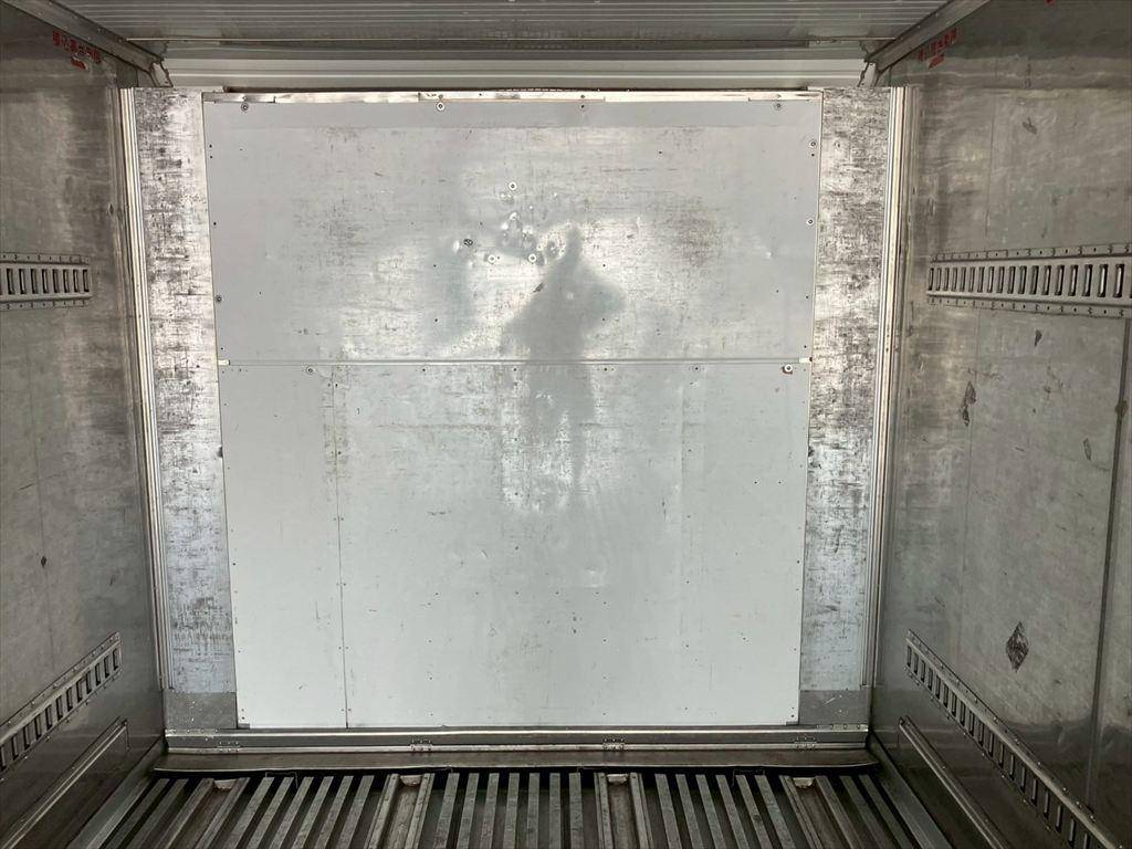 その他のメーカーその他の車種冷蔵冷凍トレーラー大型（10t）[写真05]