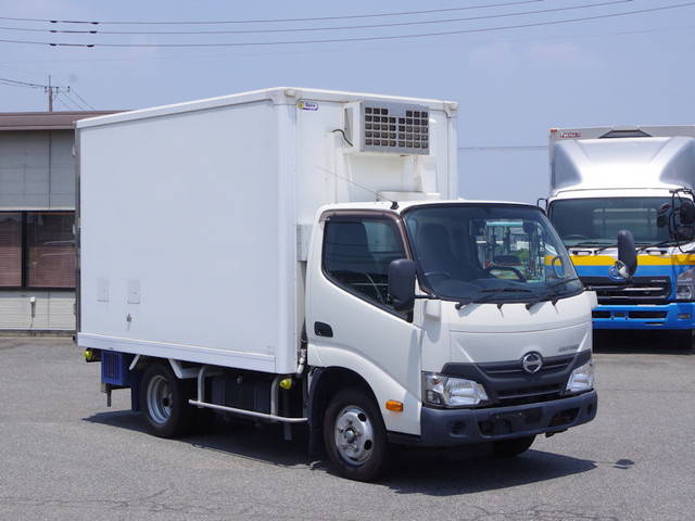 日野デュトロ冷凍車（冷蔵車）小型（2t・3t）[写真01]