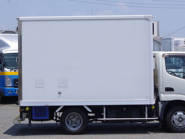 日野デュトロ冷凍車（冷蔵車）小型（2t・3t）[写真19]