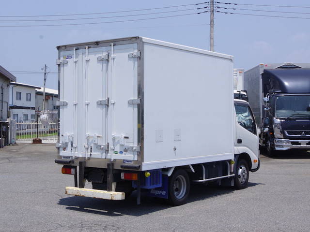 日野デュトロ冷凍車（冷蔵車）小型（2t・3t）[写真04]