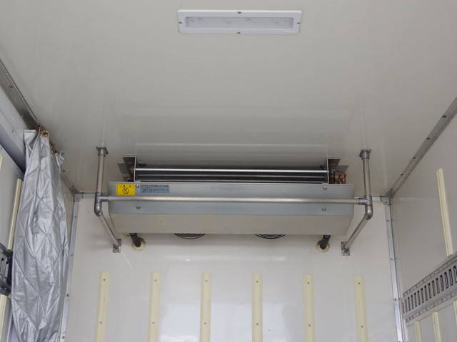 日野デュトロ冷凍車（冷蔵車）小型（2t・3t）[写真09]