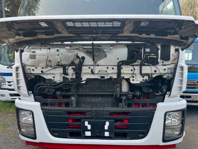 いすゞギガトレーラーヘッド（トラクターヘッド）大型（10t）[写真20]