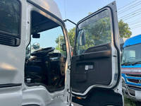 いすゞギガトレーラーヘッド（トラクターヘッド）大型（10t）[写真29]