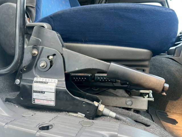 いすゞギガトレーラーヘッド（トラクターヘッド）大型（10t）[写真29]